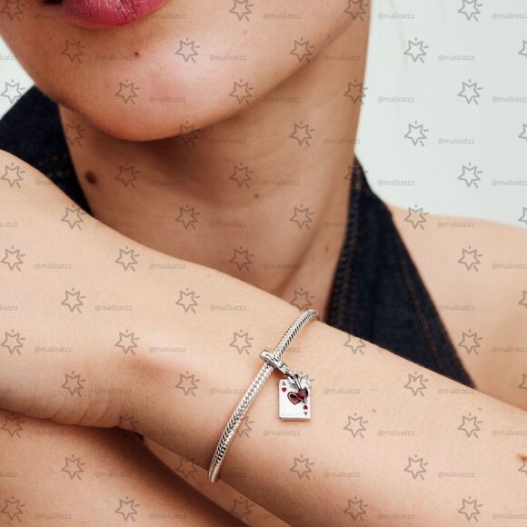 Pandora Disney Villains Queen of Hearts Double Dangle Charm - Picture 3 of 5